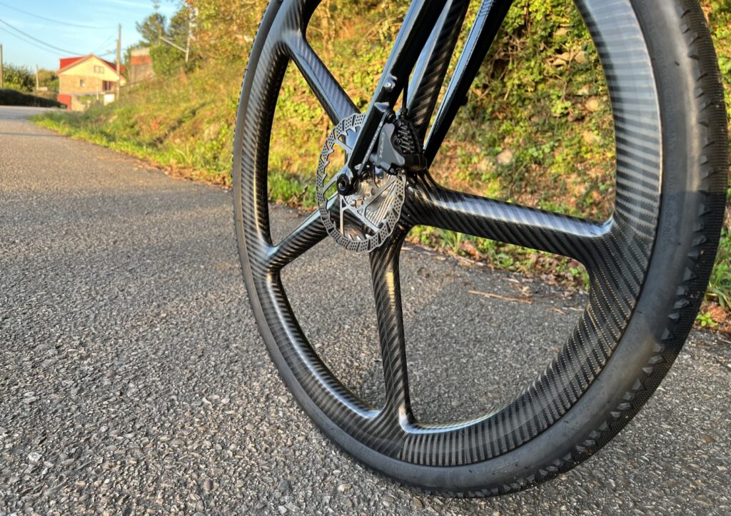 Llanta de carbono de una bicicleta