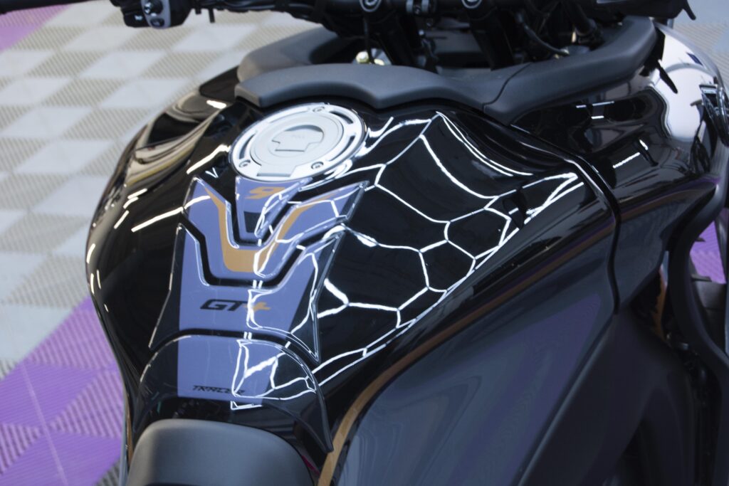 Depósito de moto con tratamiento cerámico